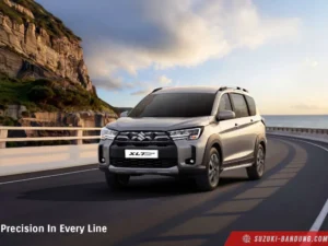 Suzuki XL7, SUV tangguh dengan desain modern dan kabin luas untuk kenyamanan keluarga.