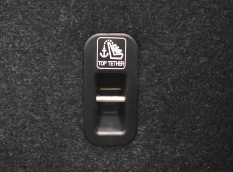 suzuki fronx safety-isofix