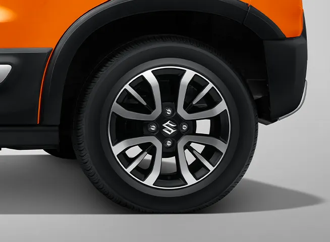 Suzuki XL7 Hybrid, SUV modern dengan teknologi ramah lingkungan, siap untuk petualangan perkotaan maupun luar kota.