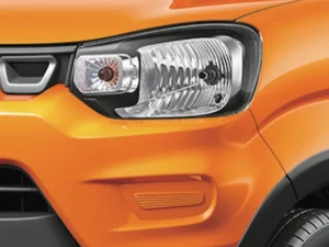 Suzuki XL7, SUV keluarga tangguh dengan desain modern dan fitur canggih.