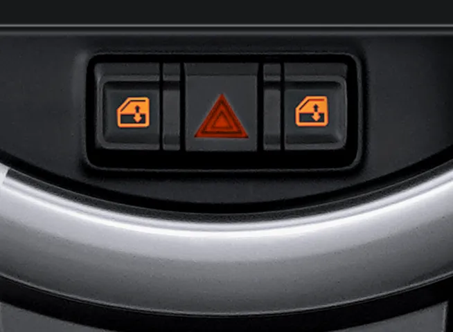 Interior kabin Suzuki S-Presso dengan dashboard bersih, setir multifungsi, layar infotainment, dan jok kain abu-abu.