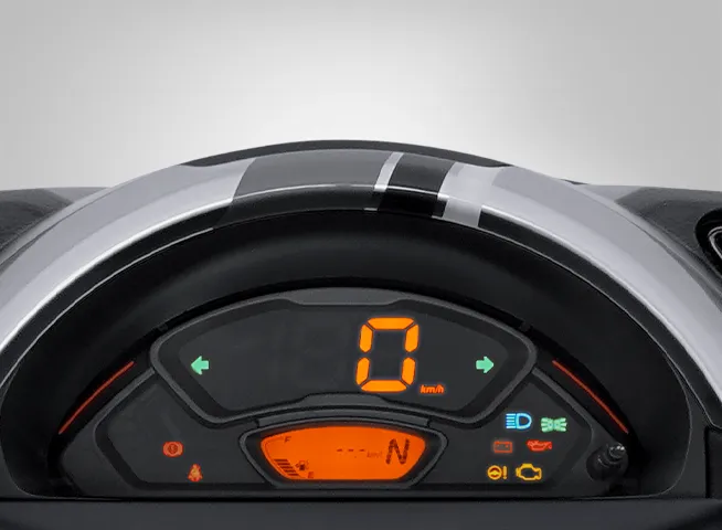 Interior Suzuki S-Presso dengan dashboard minimalis, setir tiga palang, cluster instrumen digital, dan layar sentuh infotainment.